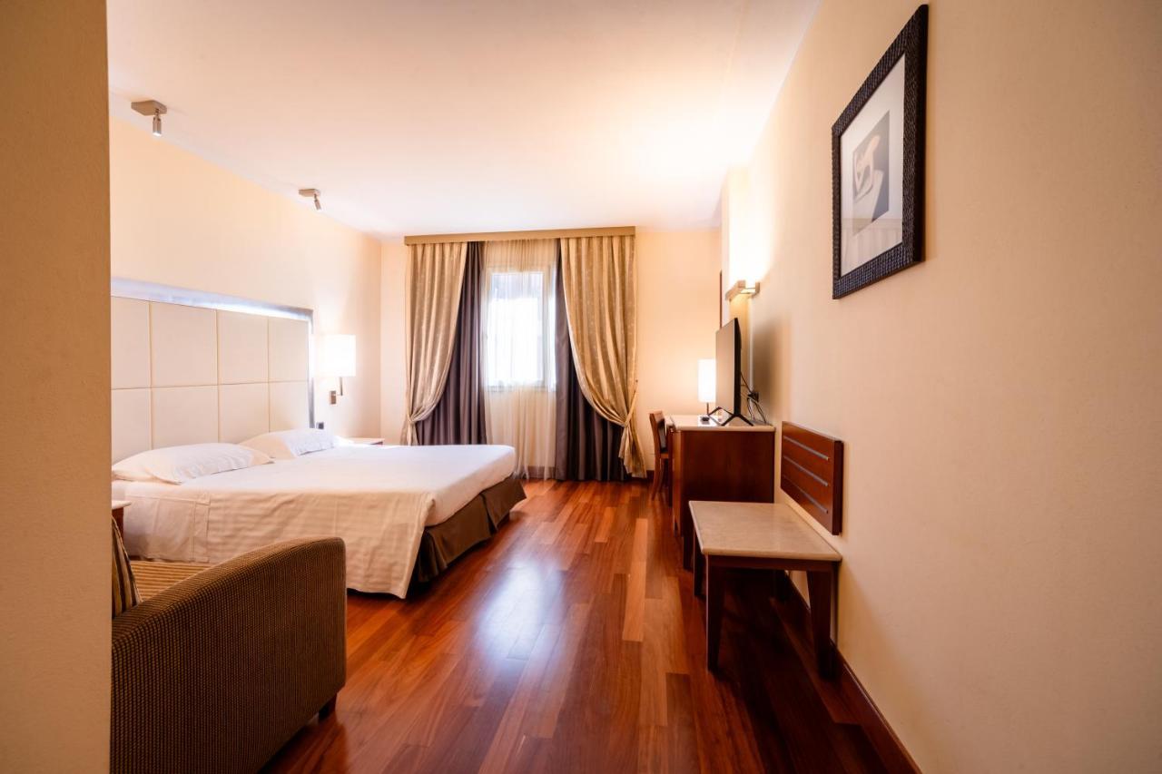 Hotel Airone - Ombrellone Incluso Al Bagno Dolce Vita A Marina Dal 1 Giugno Al 15 Settembre Гросето Екстериор снимка