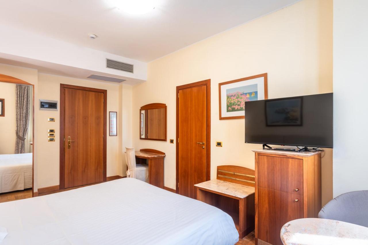 Hotel Airone - Ombrellone Incluso Al Bagno Dolce Vita A Marina Dal 1 Giugno Al 15 Settembre Гросето Екстериор снимка