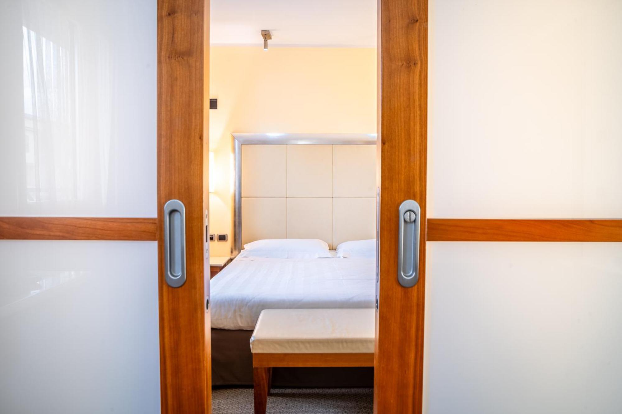 Hotel Airone - Ombrellone Incluso Al Bagno Dolce Vita A Marina Dal 1 Giugno Al 15 Settembre Гросето Екстериор снимка